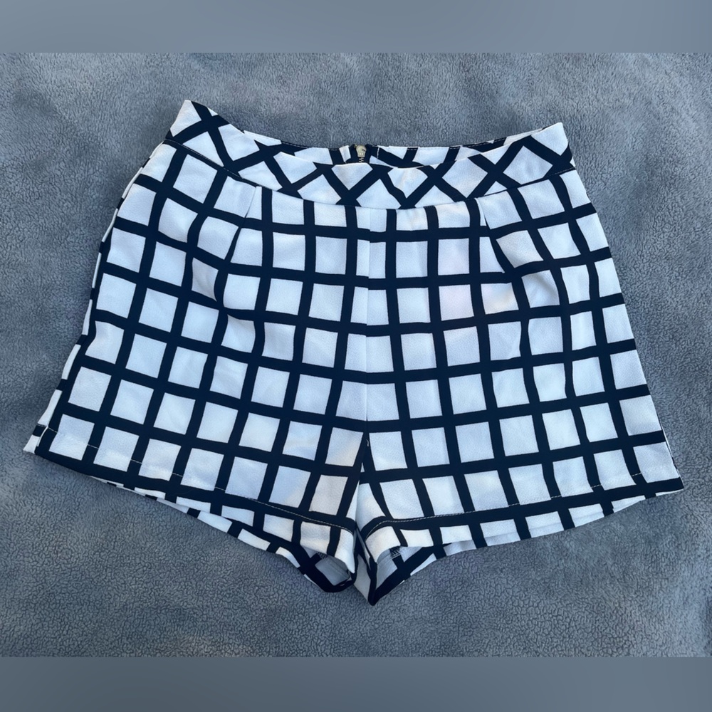 moon & madison Black and White Checkered Women Shorts